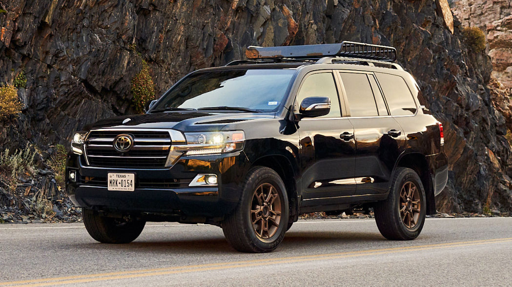 TMNA-2191021_Land_Cruiser_200_Heritage_Black_0017.jpg