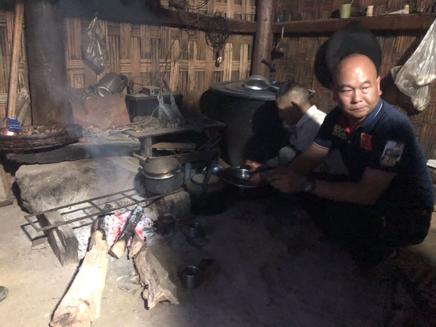 时间已经很晚了还没吃下午饭，大家已经疲惫不堪了。