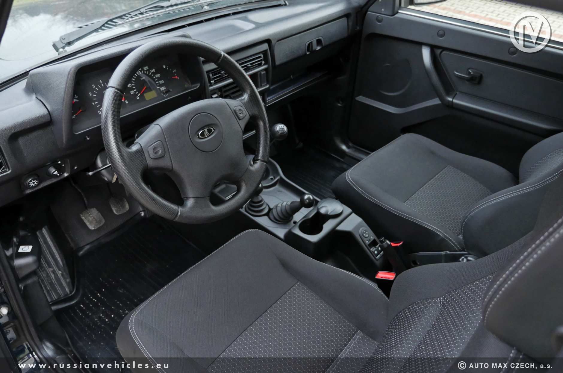 niva_2121_hardcross_www.russianvehicles.eu_interior.jpg
